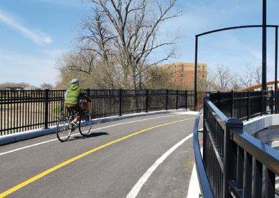 林肯村步行和自行车桥